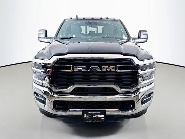 2026 RAM Ram 3500 RAM 3500 TRADESMAN CREW CAB 4X4 8 BOX