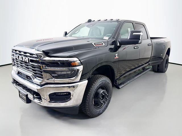 2026 RAM Ram 3500 RAM 3500 TRADESMAN CREW CAB 4X4 8 BOX