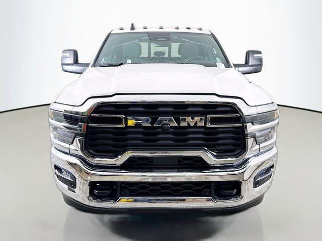 2026 RAM Ram 3500 RAM 3500 TRADESMAN CREW CAB 4X4 8 BOX