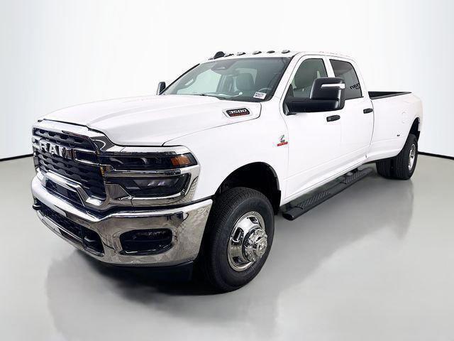 2026 RAM Ram 3500 RAM 3500 TRADESMAN CREW CAB 4X4 8 BOX