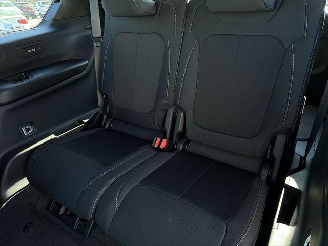 2026 Jeep Grand Cherokee L Altitude 4x4