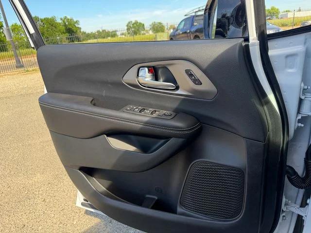 2026 Chrysler Pacifica Select AWD