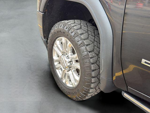 2022 GMC Sierra 2500HD 4WD Crew Cab Standard Bed Denali
