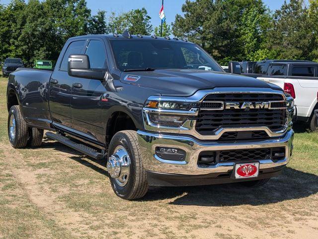 2026 RAM Ram 3500 RAM 3500 TRADESMAN CREW CAB 4X4 8 BOX