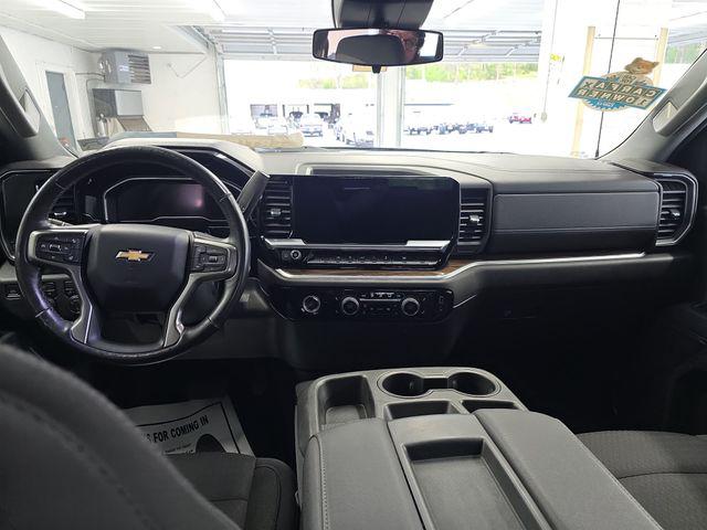 2022 Chevrolet Silverado 1500 4WD Crew Cab Standard Bed LT