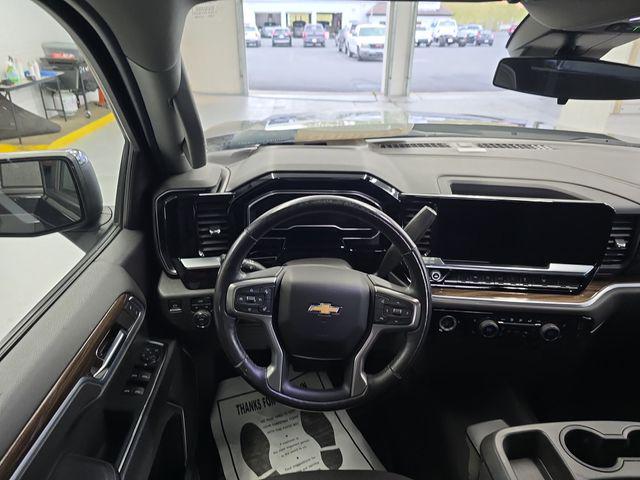 2022 Chevrolet Silverado 1500 4WD Crew Cab Standard Bed LT