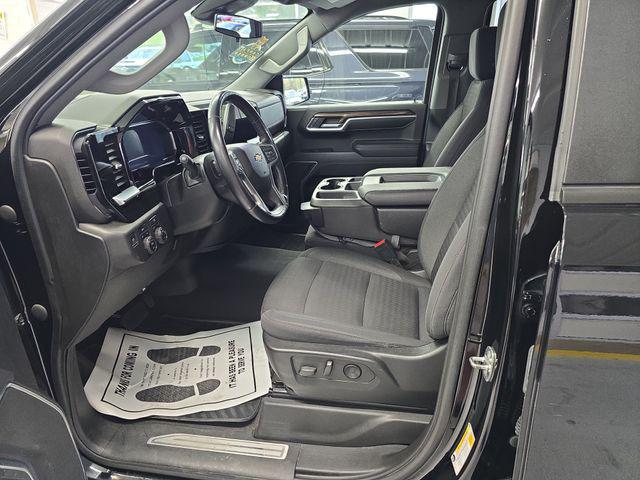 2022 Chevrolet Silverado 1500 4WD Crew Cab Standard Bed LT