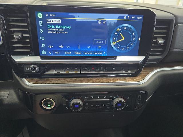 2022 Chevrolet Silverado 1500 4WD Crew Cab Standard Bed LT