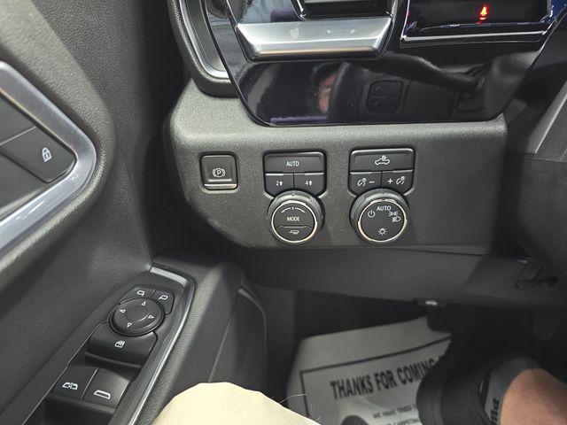 2022 Chevrolet Silverado 1500 4WD Crew Cab Standard Bed LT