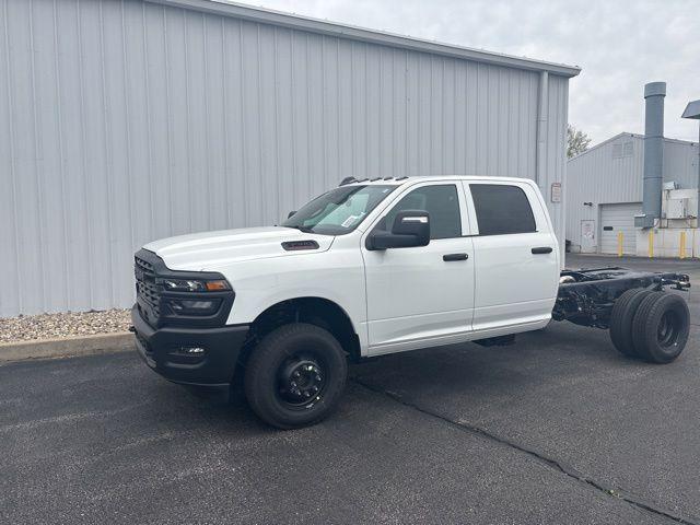 2026 RAM Ram 3500 Chassis Cab RAM 3500 TRADESMAN CREW CAB CHASSIS 4X4 60 CA 2026 RAM Ram 3500 Chassis Cab RAM 3500 TRADESMAN CREW CAB CHASSIS 4X4 60 CA