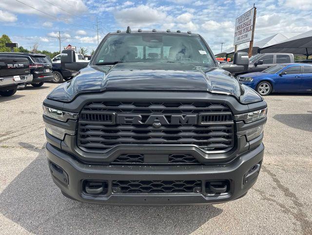 2026 RAM Ram 3500 RAM 3500 TRADESMAN CREW CAB 4X4 8 BOX