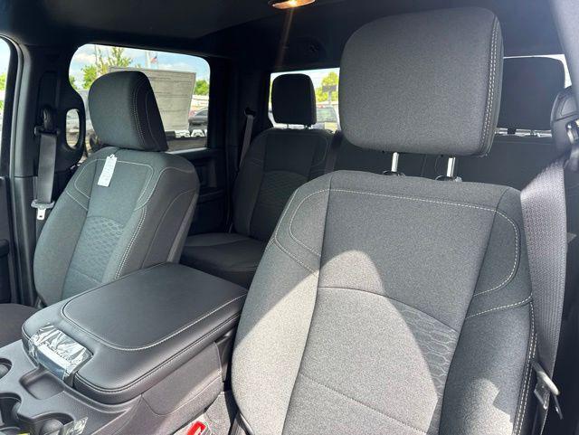 2026 RAM Ram 3500 RAM 3500 TRADESMAN CREW CAB 4X4 8 BOX