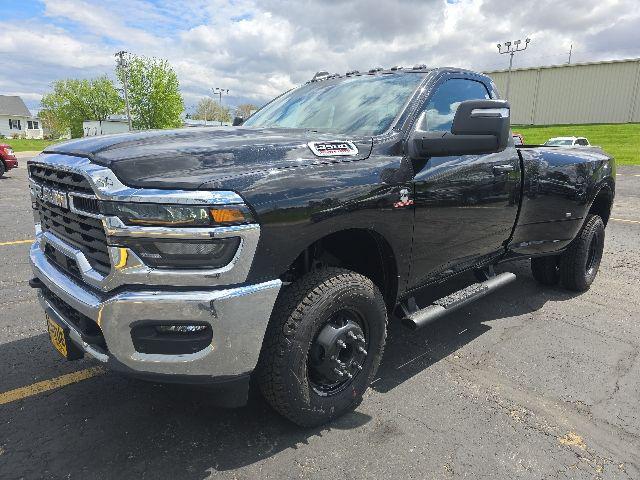 2026 RAM Ram 3500 RAM 3500 TRADESMAN REGULAR CAB 4X4 8 BOX