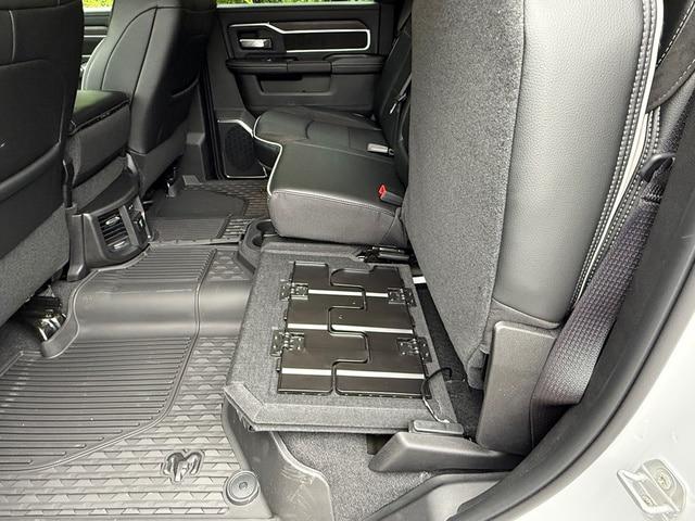 2026 Ram 3500 Laramie Crew Cab 4x4 8' Box