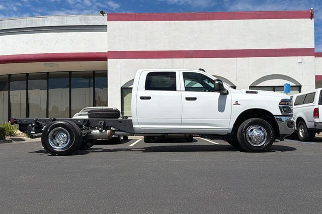 2026 RAM 3500 Chassis RAM 3500 TRADESMAN CREW CAB CHASSIS 4X4 60 CA