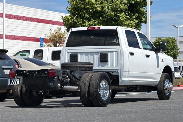 2026 RAM 3500 Chassis RAM 3500 TRADESMAN CREW CAB CHASSIS 4X4 60 CA