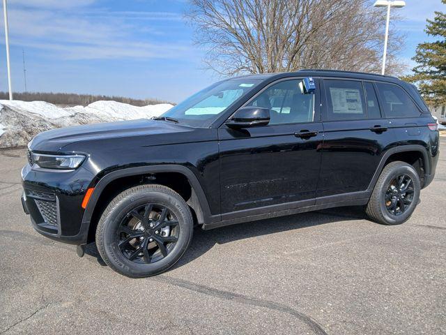 2026 Jeep Grand Cherokee GRAND CHEROKEE LAREDO ALTITUDE 4X4