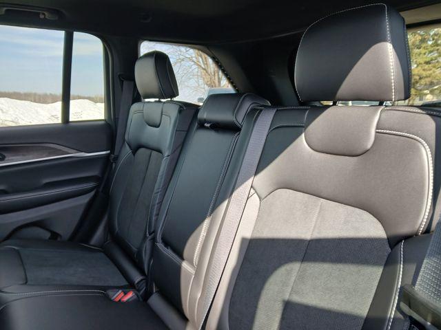 2026 Jeep Grand Cherokee Altitude 4x4