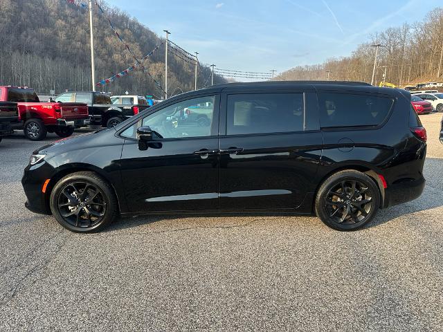 2025 Chrysler Pacifica Limited for sale in Danville, WV