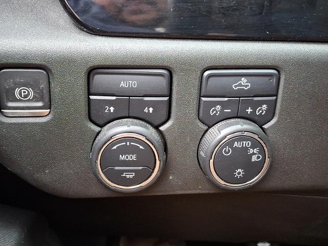 2023 Chevrolet Silverado 1500 4WD Crew Cab Short Bed LT with 2FL