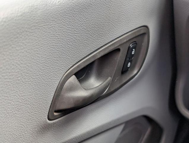 2018 Ford Transit 148 WB Medium Roof Cargo