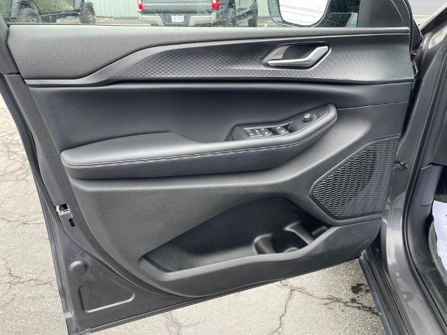 2023 Jeep Grand Cherokee L Altitude X 4x4