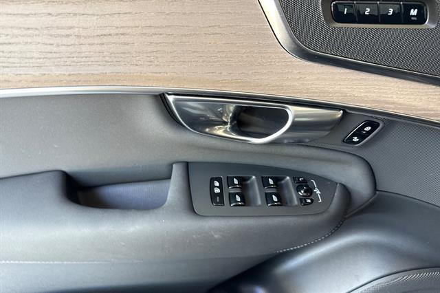 2026 Volvo XC90 Plus, B5 AWD Gas (mild hybrid), Gasoline, Bright, 7 Seats