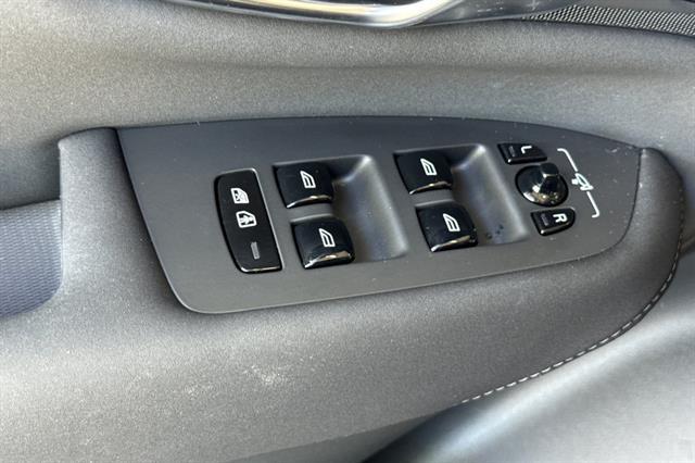 2026 Volvo XC90 Plus, B5 AWD Gas (mild hybrid), Gasoline, Bright, 7 Seats