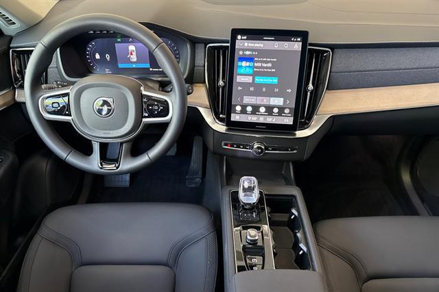 2026 Volvo XC90 Plus, B5 AWD Gas (mild hybrid), Gasoline, Bright, 7 Seats
