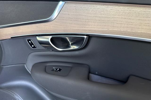 2026 Volvo XC90 Plus, B5 AWD Gas (mild hybrid), Gasoline, Bright, 7 Seats