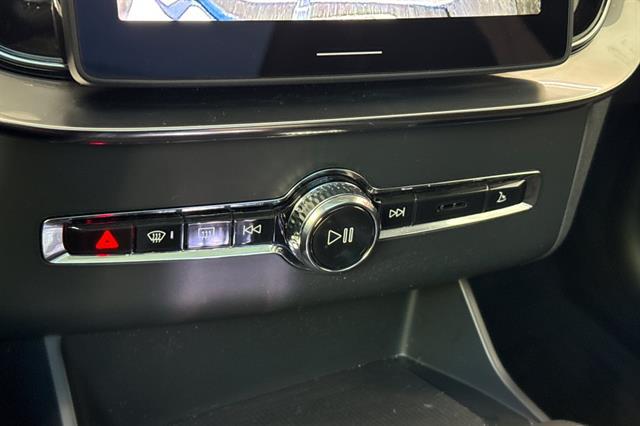 2026 Volvo XC90 Plus, B5 AWD Gas (mild hybrid), Gasoline, Bright, 7 Seats