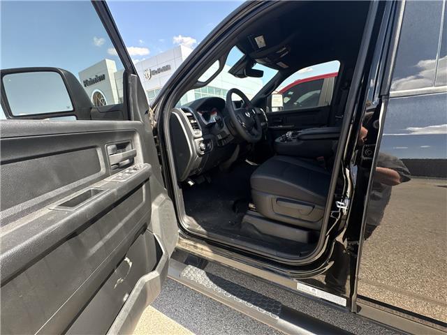 2026 Ram 2500 Black Express Crew Cab 4x4 64 Box