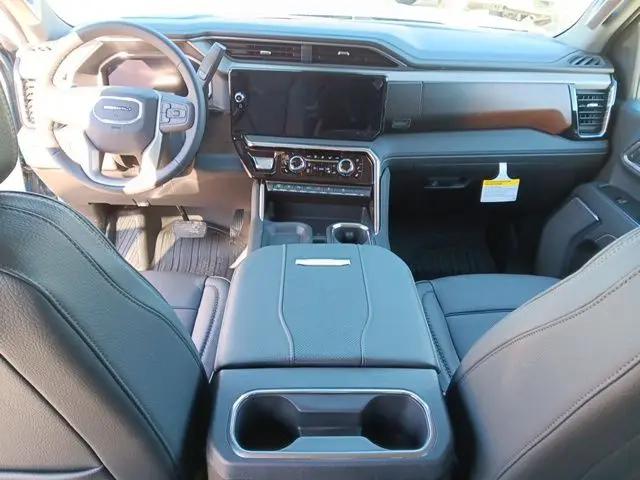 2026 GMC Sierra 2500HD Crew Cab, Standard Bed, Denali, 4WD