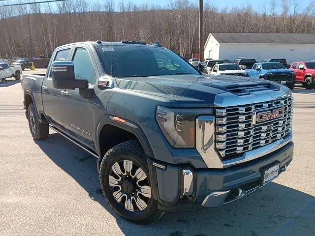2026 GMC Sierra 2500HD Crew Cab, Standard Bed, Denali, 4WD