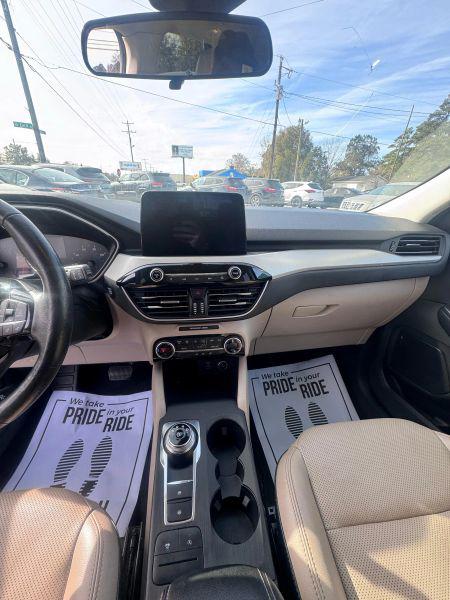 2021 Ford Escape SEL