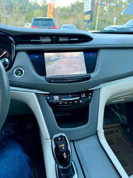 2017 Cadillac XT5 Premium Luxury