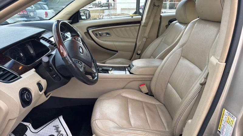 2017 Ford Taurus Limited