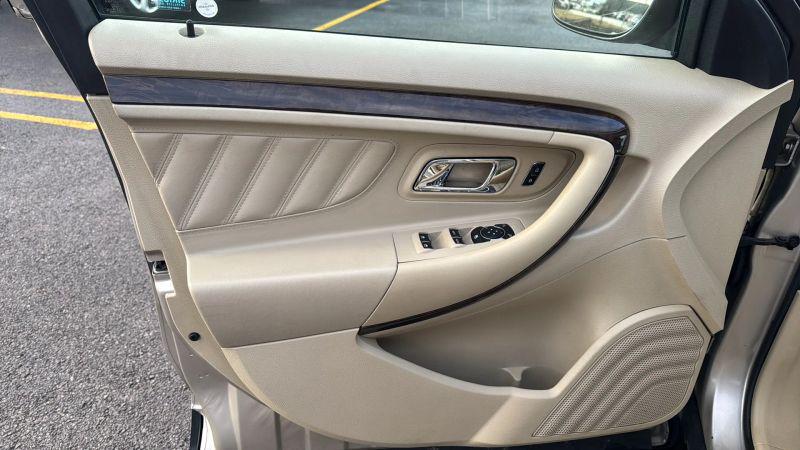 2017 Ford Taurus Limited