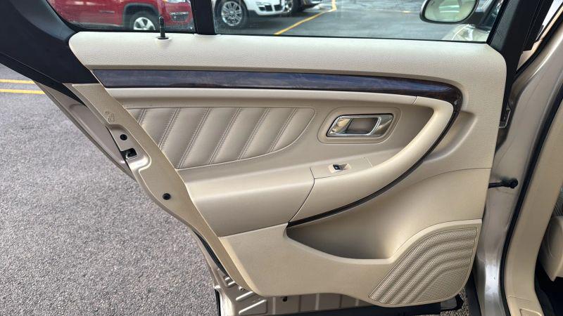 2017 Ford Taurus Limited