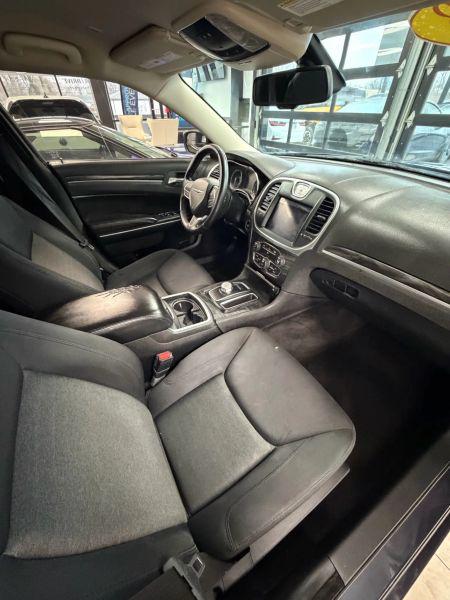 2018 Chrysler 300 Touring