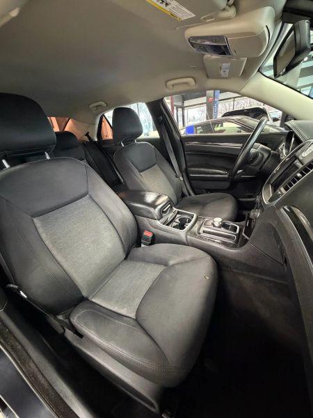 2018 Chrysler 300 Touring