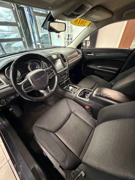2018 Chrysler 300 Touring
