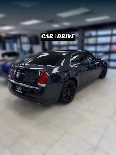 2018 Chrysler 300 Touring