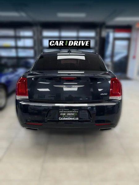 2018 Chrysler 300 Touring