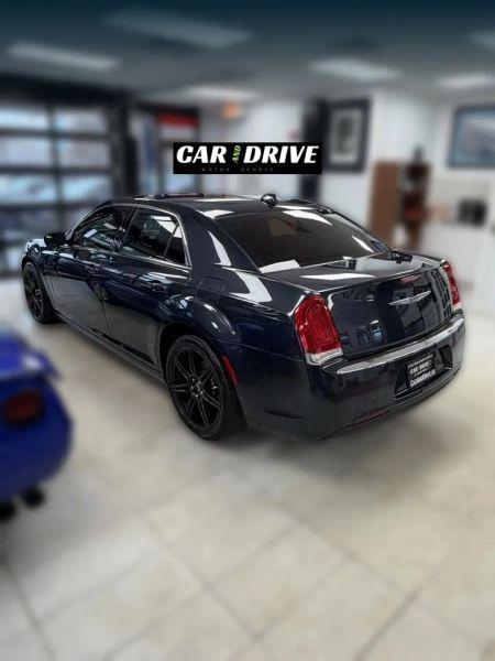 2018 Chrysler 300 Touring