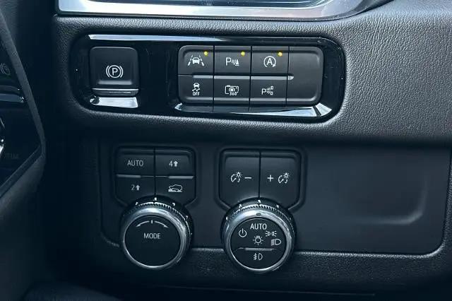 2026 GMC Yukon XL 4WD Denali
