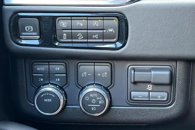 2026 GMC Yukon XL 4WD Elevation