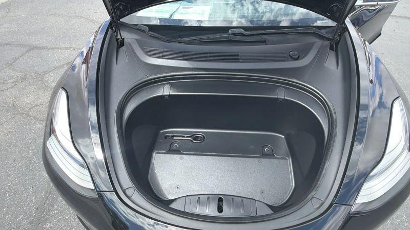2019 Tesla Model 3 Standard Range Plus
