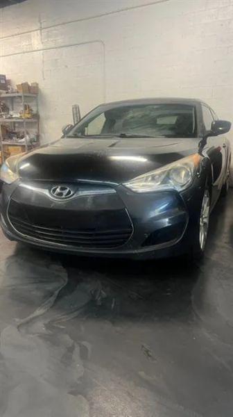 2012 Hyundai Veloster Base w/Black