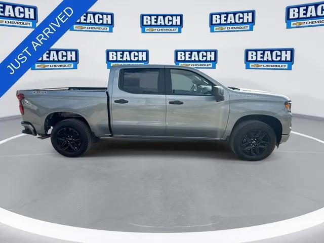 2026 Chevrolet Silverado 1500 4WD Crew Cab Short Bed Custom